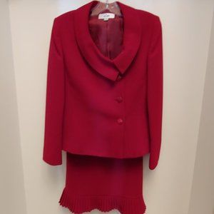 Beautifully Tailored 2pce Suit